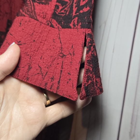 Habitat Red And Black Paisley Textured Button Blouse Asymmetrical Hem Size Med - Picture 5 of 9